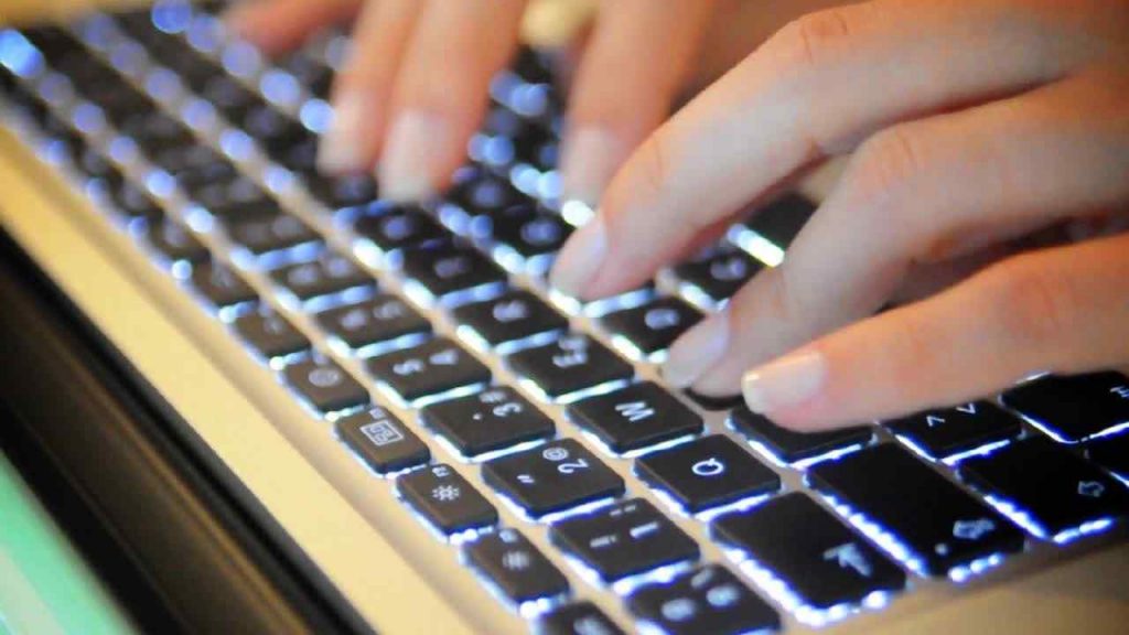 7 Best Typing Apps That Will Improve Your Typing Skills