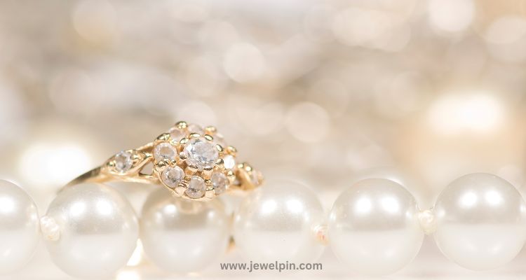 JewelPin - The power of minimalism: Embracing elegant fashion jewelry